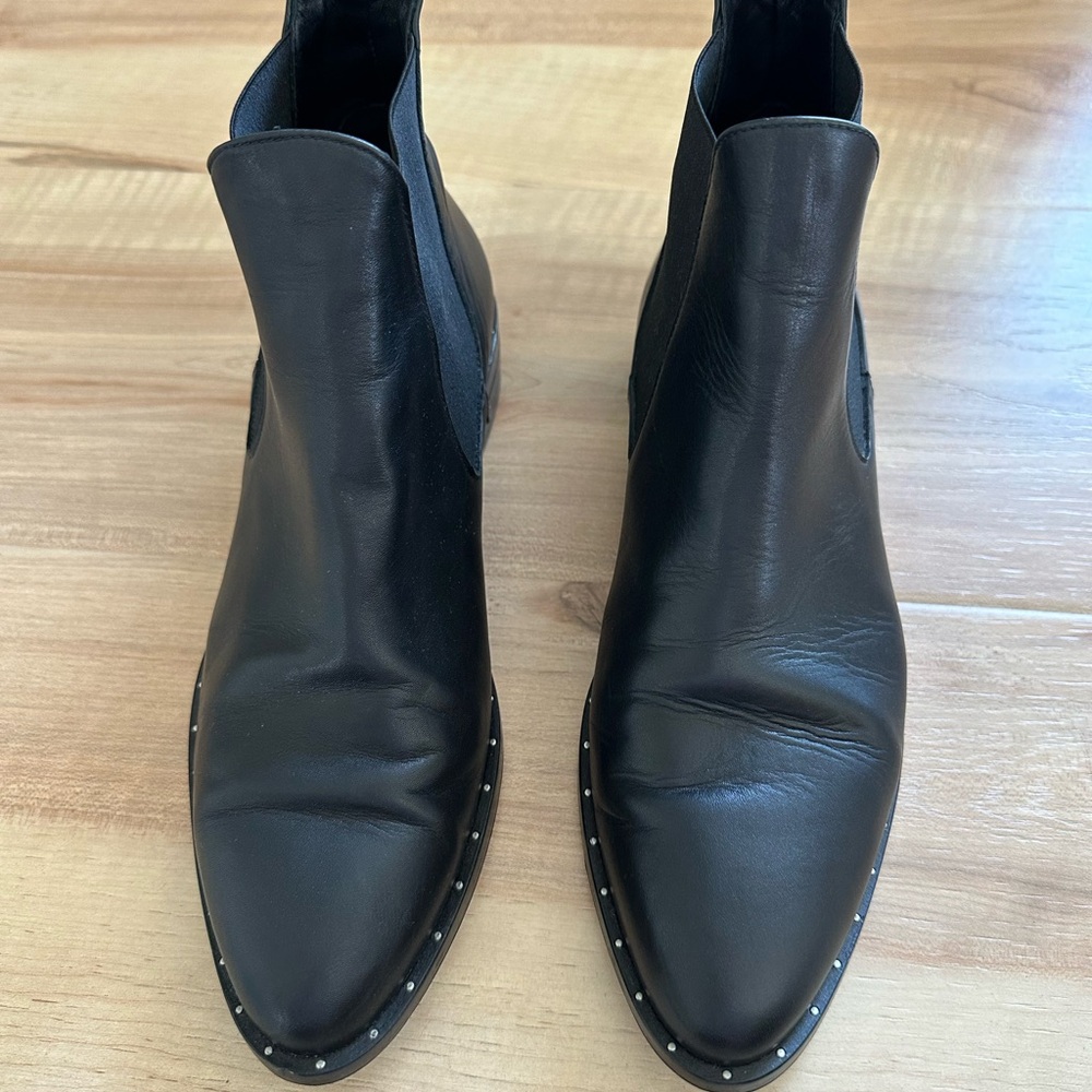 Freda Salvatore Black Leather Ankle Boots with Studded Soles size 8.5